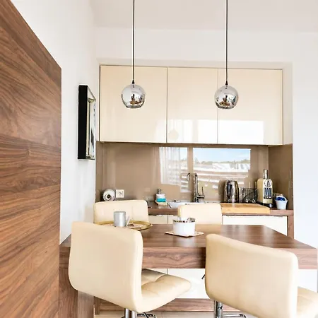 Golden Hour Marine 508 - Sea View At Marine Apartment